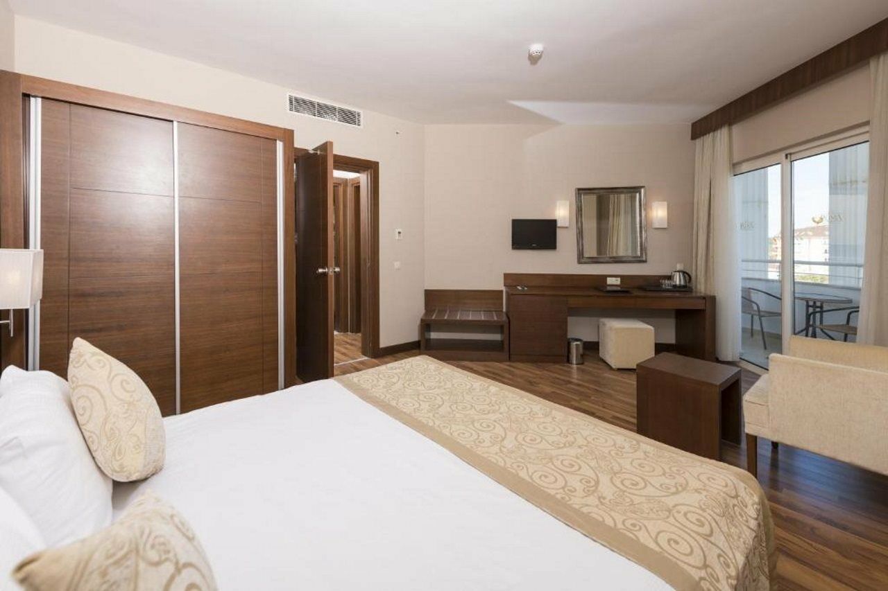 Roma Beach Resort & Spa (Adults Only) Side Buitenkant foto